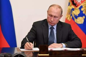 russias-putin-ratifies-strategic-partnership-agreement-with-iran-7c66252