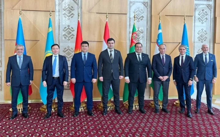 4e1640424567d0d41bd183f45fc55561