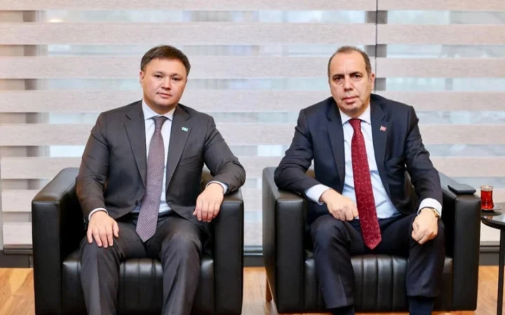 c500e3aac3a9bb3aaff4d6be486d4aa5