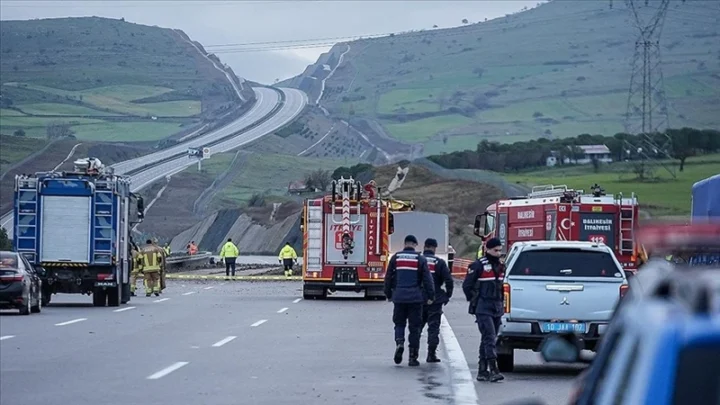 aba2b59b71e40675bab6fe3cbbe68273